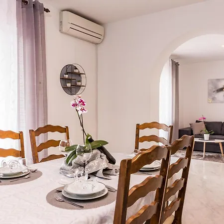 Stunning In With Wifi