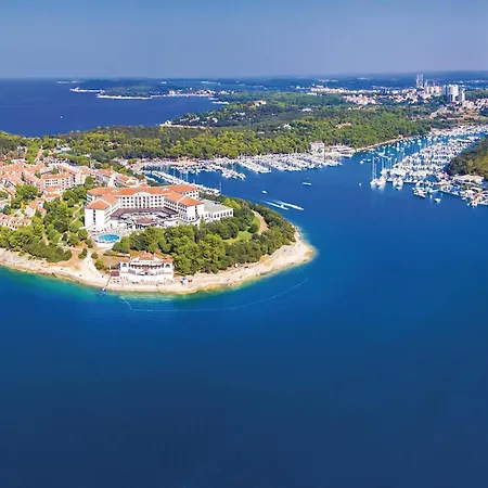 Stunning apartment in Pula w/ Outdoor swimming pool, WiFi&Outdoor swimming pool *