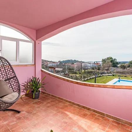Appartement Stunning apartment in Pula w/ Outdoor swimming pool, WiFi&Outdoor swimming pool