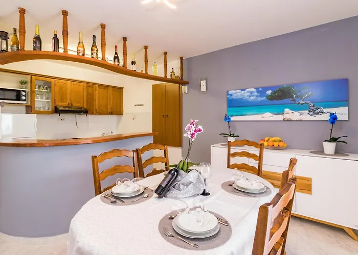 Stunning In With Wifi Apartment