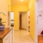 דירה Stunning Apartment In Pula With Swimming Pool